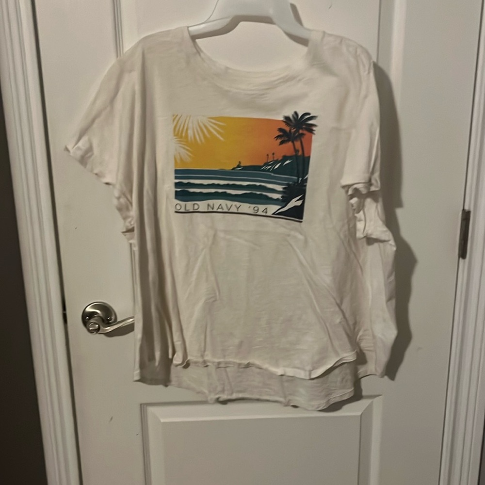 sunset old navy tshirt